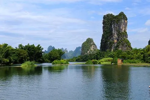 从南宁到桂林旅游攻略（南宁至桂林旅游多少钱）