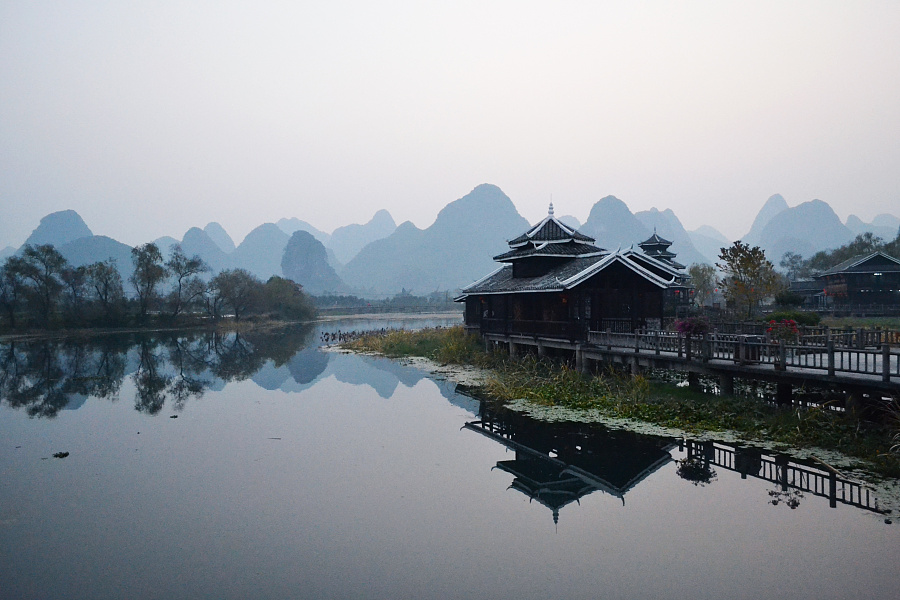 我想去桂林玩在桂林北站下车有哪些景点值得去看看该怎样座车去景点有没有既省钱又好玩的旅游攻略（桂林北开始旅游攻略）