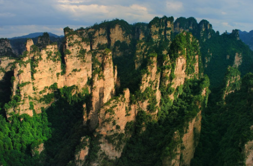 张家界旅行团,到张家界旅游是跟团好还是自由行好