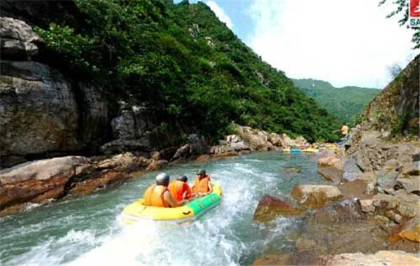 玄真漂流旅游二日游,跟朋友一起想去清远两日游已经确定了去玄真漂流请问玄真漂流的附近有什么好点的温泉