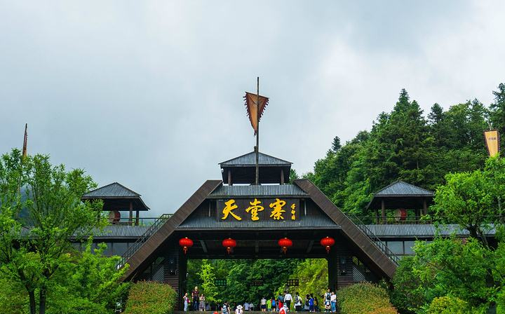 天堂寨一日游计划（去天堂寨2日旅游怎么安排最合理）