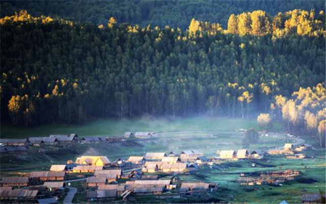 新疆自助旅游包车价格,新疆冬季旅游用做攻略么自己去行还是包车去啊