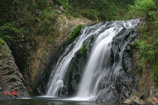 诸暨旅游景点（诸暨有哪些旅游景点）