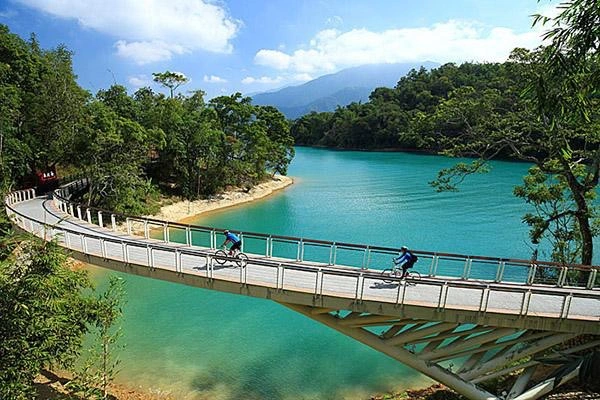 台湾旅行团车祸,大陆旅游团客车在台湾撞车致11伤要采取什么措施才能减少车祸发生概率