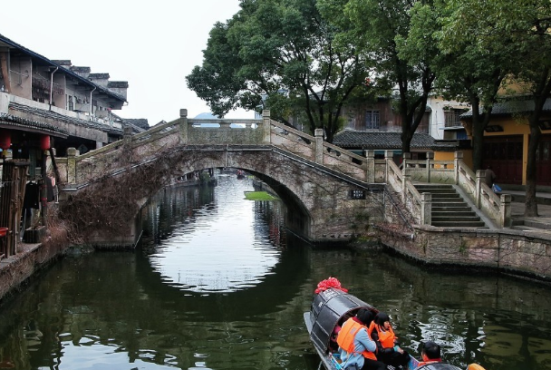 广东十大旅游景点排名,广东省或广东省附近的著名旅游景点！