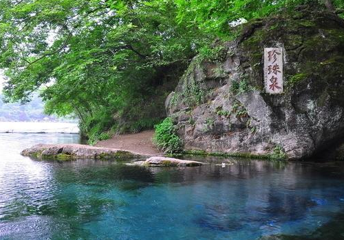 请你为旅游景点设置一个有创意的标志牌（旅游景点标志牌）