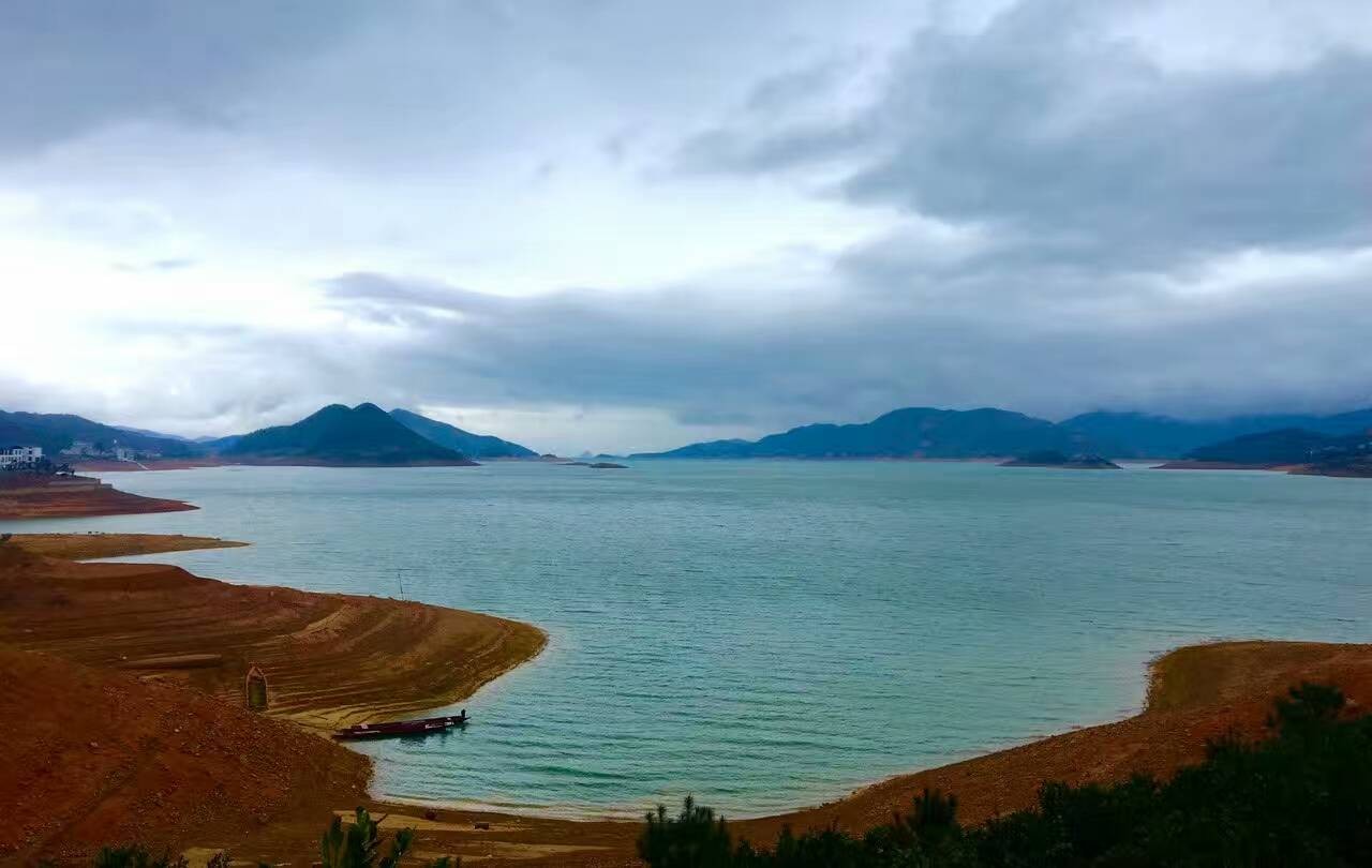 湖南郴州的东江湖值得一去吗（湖南郴州东江湖旅游社价格）