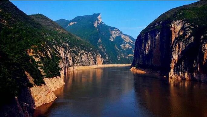 长江三峡旅游是从重庆出发好还是从宜昌出发好（宜昌到长江三峡旅游攻略）