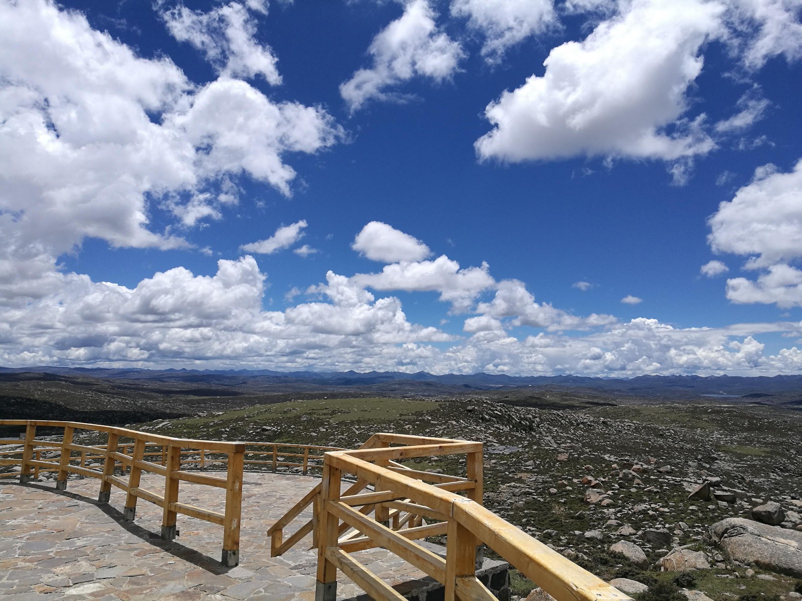 自驾路风景,有哪些风景绝美的自驾线路